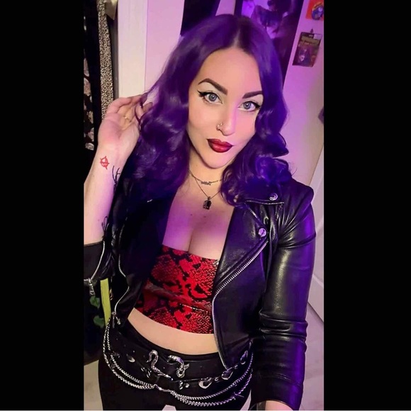 Meet your Posher, Ashley - Picture 1 of 4